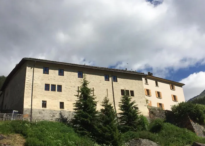 Maison St-pierre Hostel